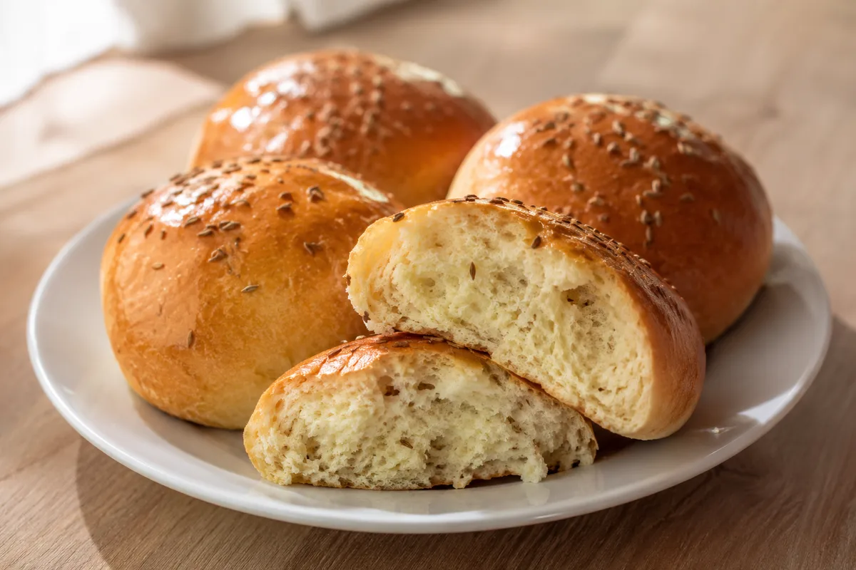 Pan de anís, golden anise-scented bread rolls