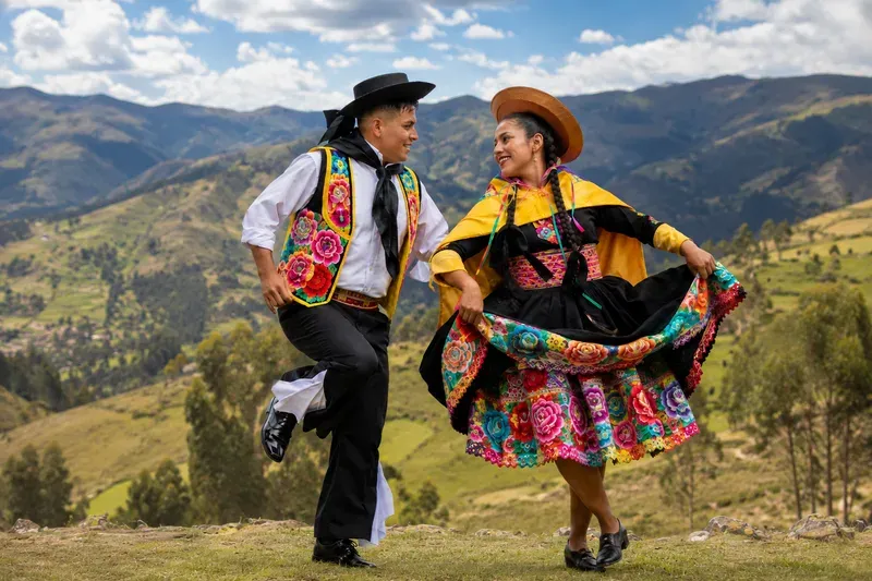 A couple dancing the huaylarsh of Junín in the Andean highlands
